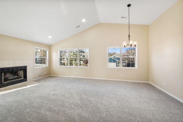 507 W Parkside Drive, Palatine, IL 60067