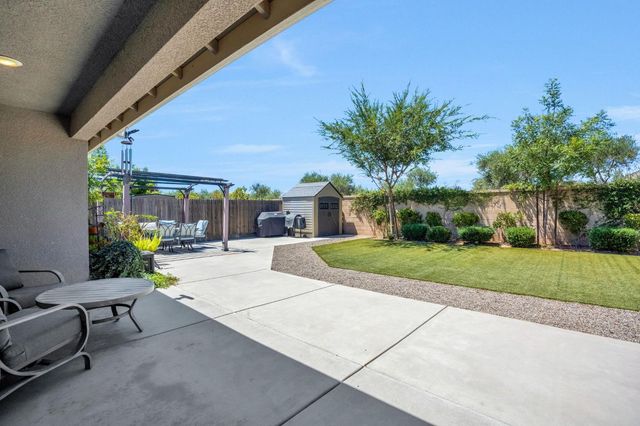 347 Maclure Avenue W, Madera, CA 93636