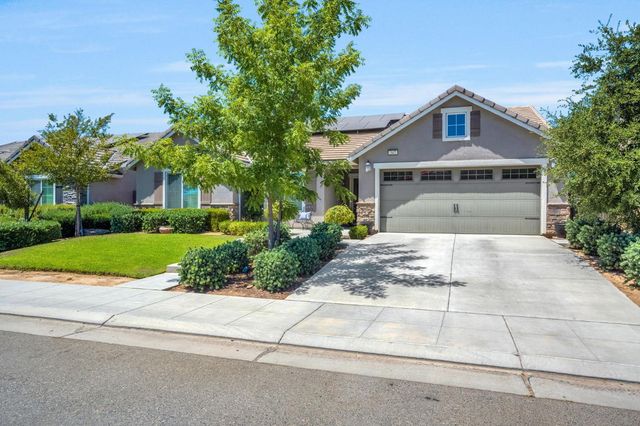 347 Maclure Avenue W, Madera, CA 93636