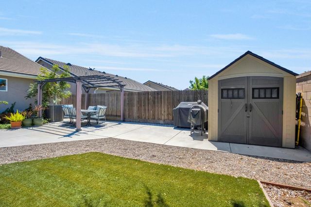 347 Maclure Avenue W, Madera, CA 93636