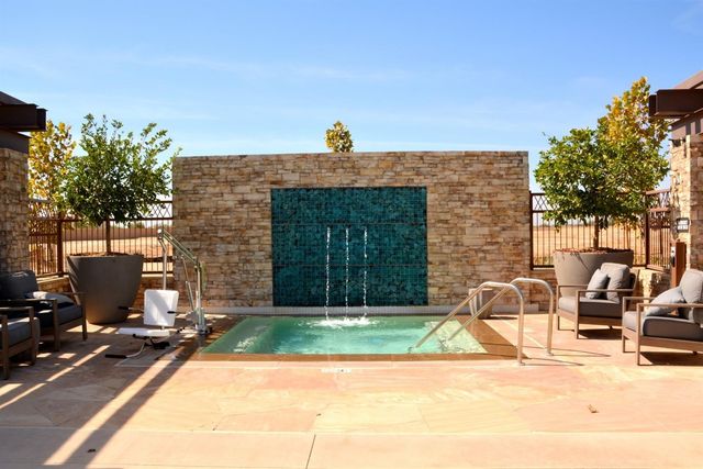 347 Maclure Avenue W, Madera, CA 93636
