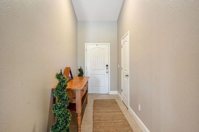 347 Maclure Avenue W, Madera, CA 93636