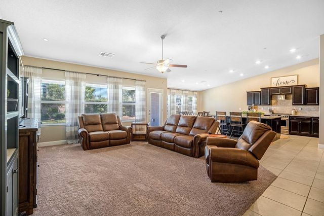347 Maclure Avenue W, Madera, CA 93636