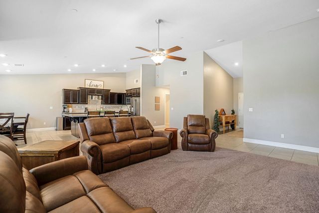 347 Maclure Avenue W, Madera, CA 93636