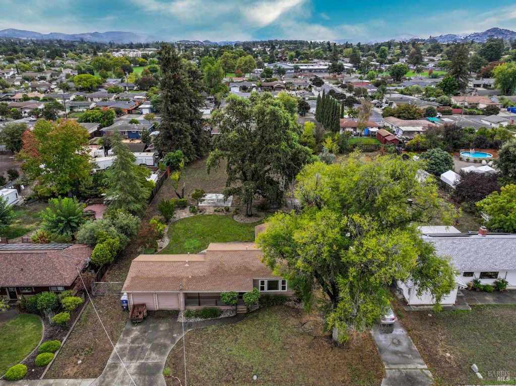 1151 La Homa Dr, Napa, CA 94558