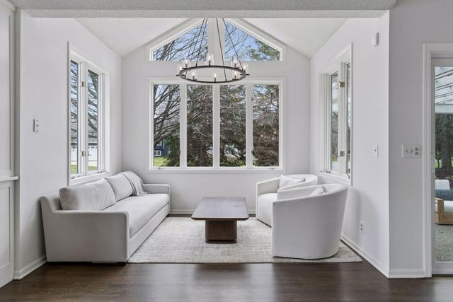 901 Mendakota Court, Mendota Heights, MN 55120