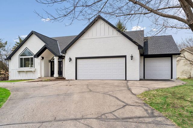 901 Mendakota Court, Mendota Heights, MN 55120