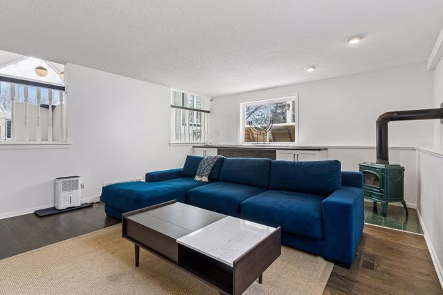 901 Mendakota Court, Mendota Heights, MN 55120