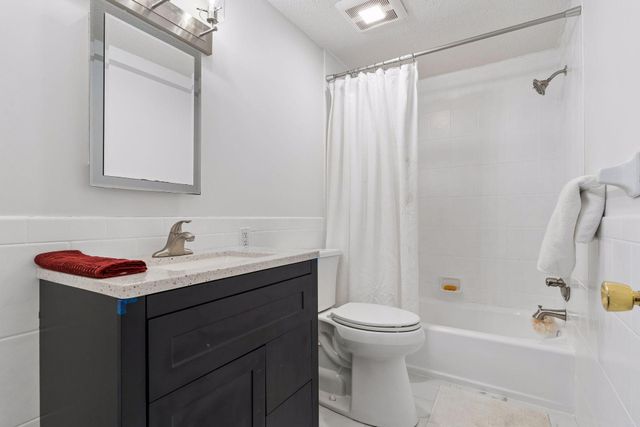 901 Mendakota Court, Mendota Heights, MN 55120