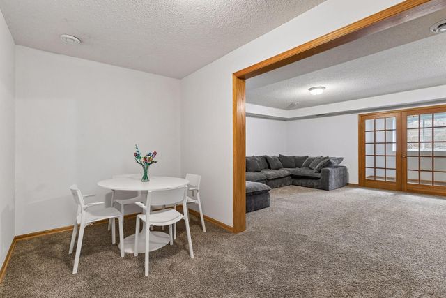 901 Mendakota Court, Mendota Heights, MN 55120