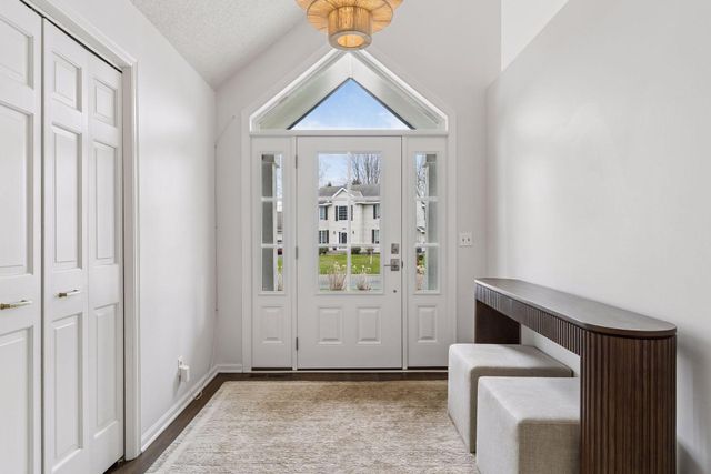 901 Mendakota Court, Mendota Heights, MN 55120