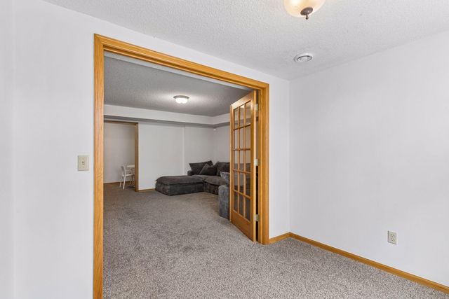 901 Mendakota Court, Mendota Heights, MN 55120