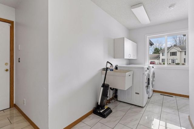 901 Mendakota Court, Mendota Heights, MN 55120