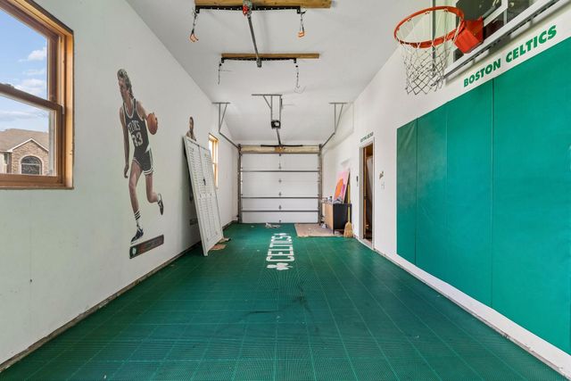 901 Mendakota Court, Mendota Heights, MN 55120