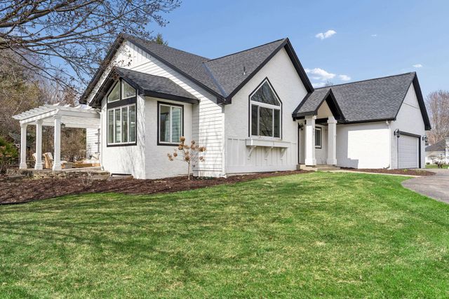 901 Mendakota Court, Mendota Heights, MN 55120