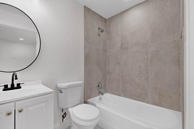 2412 Northshore Drive, Carrollton, TX 75006