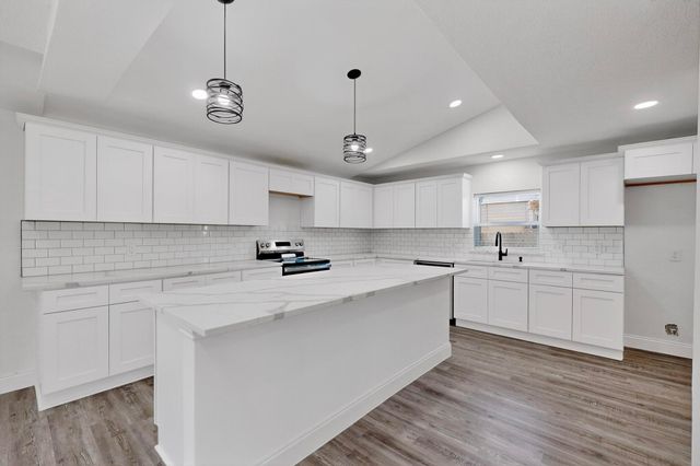 2412 Northshore Drive, Carrollton, TX 75006