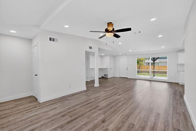 2412 Northshore Drive, Carrollton, TX 75006