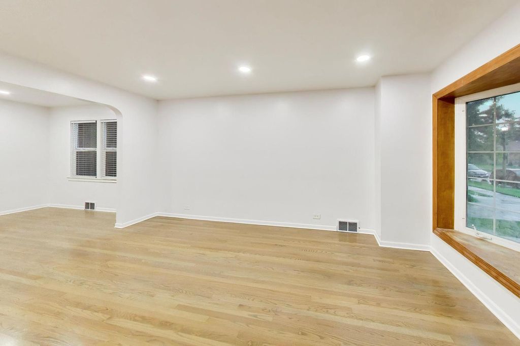 5142 Jarlath Avenue, Skokie, IL 60077 — photo 4