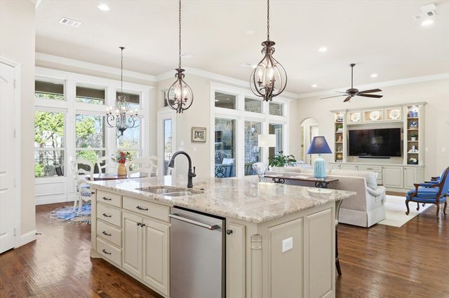 312 Montrose Lane, Southlake, TX 76092