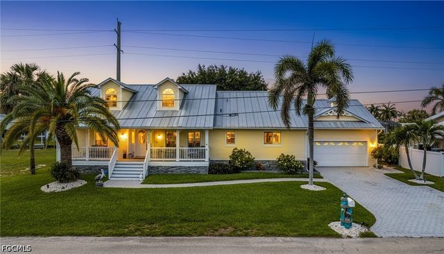 27130 Holly LN, Bonita Springs, FL 34135