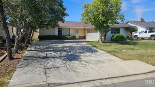 3012 Fordham Street, Bakersfield, CA 93305