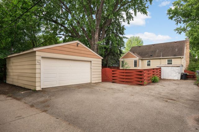 6825 Harriet Avenue, Richfield, MN 55423
