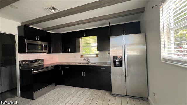 5374 Warren ST, Naples, FL 34113