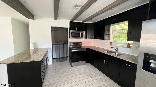 5374 Warren ST, Naples, FL 34113