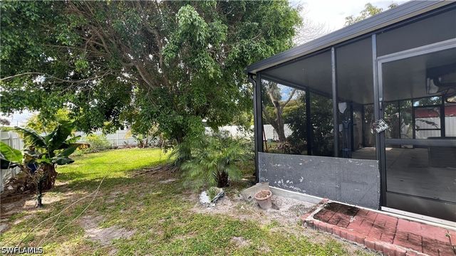 5374 Warren ST, Naples, FL 34113