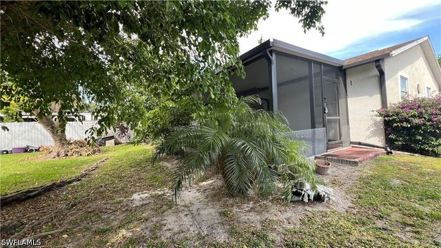 5374 Warren ST, Naples, FL 34113