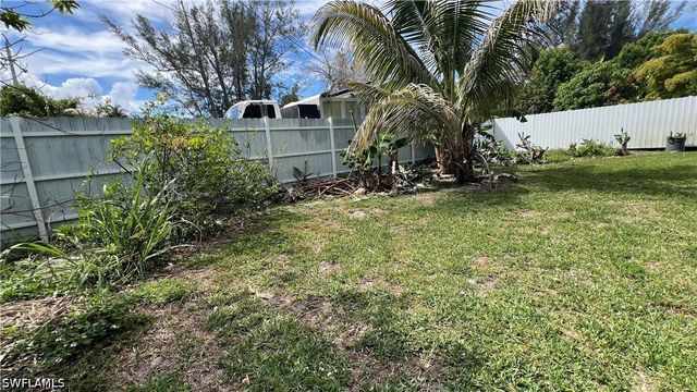 5374 Warren ST, Naples, FL 34113