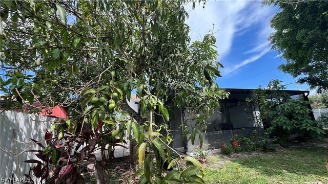 5374 Warren ST, Naples, FL 34113