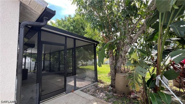 5374 Warren ST, Naples, FL 34113