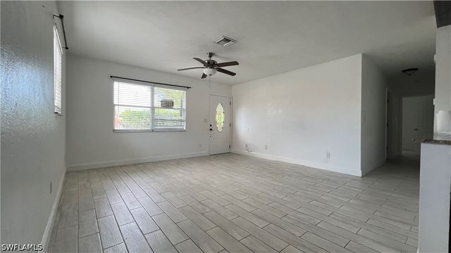 5374 Warren ST, Naples, FL 34113