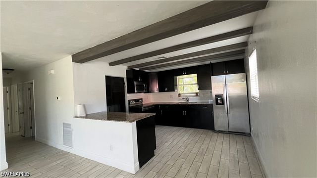 5374 Warren ST, Naples, FL 34113