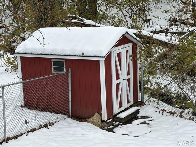 801 Stamper Lane, Godfrey, IL 62035