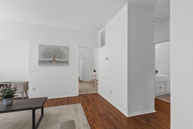 2710 D St, Sacramento, CA 95816