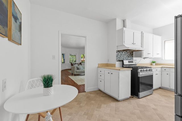 2710 D St, Sacramento, CA 95816