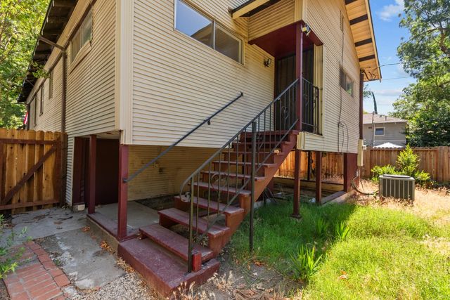 2710 D St, Sacramento, CA 95816