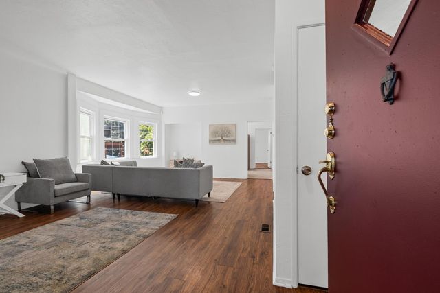 2710 D St, Sacramento, CA 95816