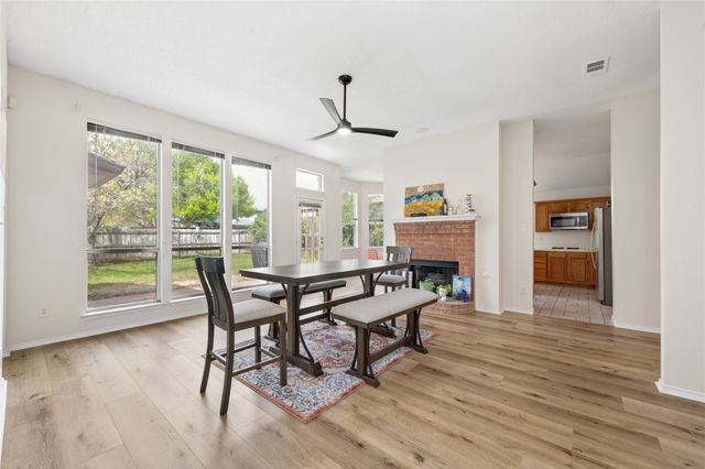 703 Turnstone Drive, Arlington, TX 76018