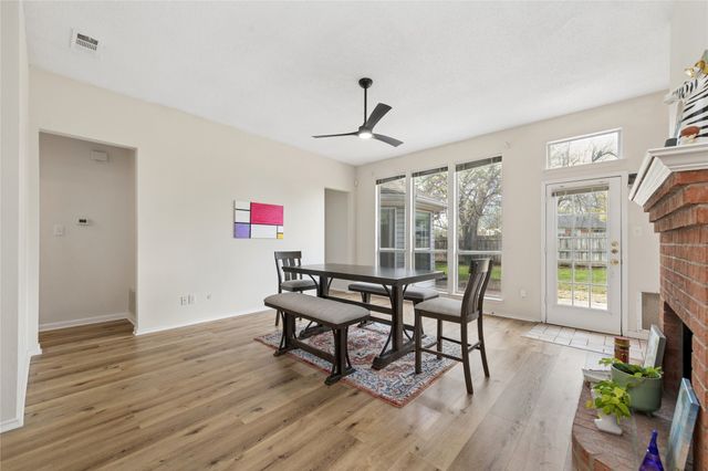 703 Turnstone Drive, Arlington, TX 76018