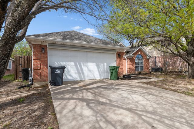 703 Turnstone Drive, Arlington, TX 76018