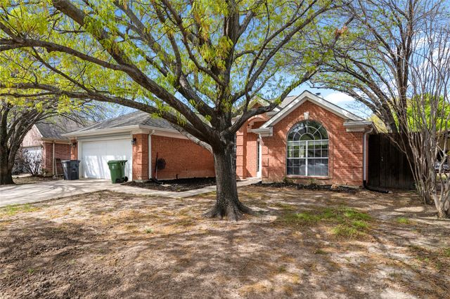 703 Turnstone Drive, Arlington, TX 76018