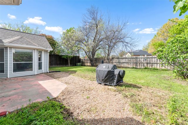 703 Turnstone Drive, Arlington, TX 76018