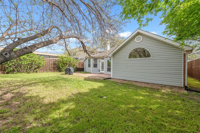 703 Turnstone Drive, Arlington, TX 76018