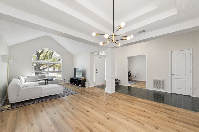 703 Turnstone Drive, Arlington, TX 76018