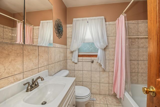 556 Turin Avenue, South Saint Paul, MN 55075