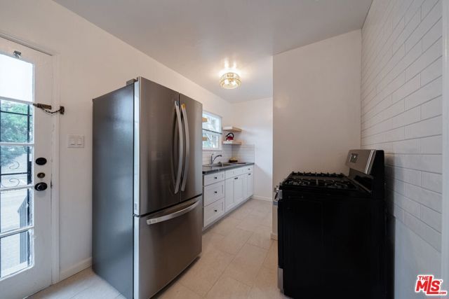 823 Highland Avenue 11, Glendale, CA 91202